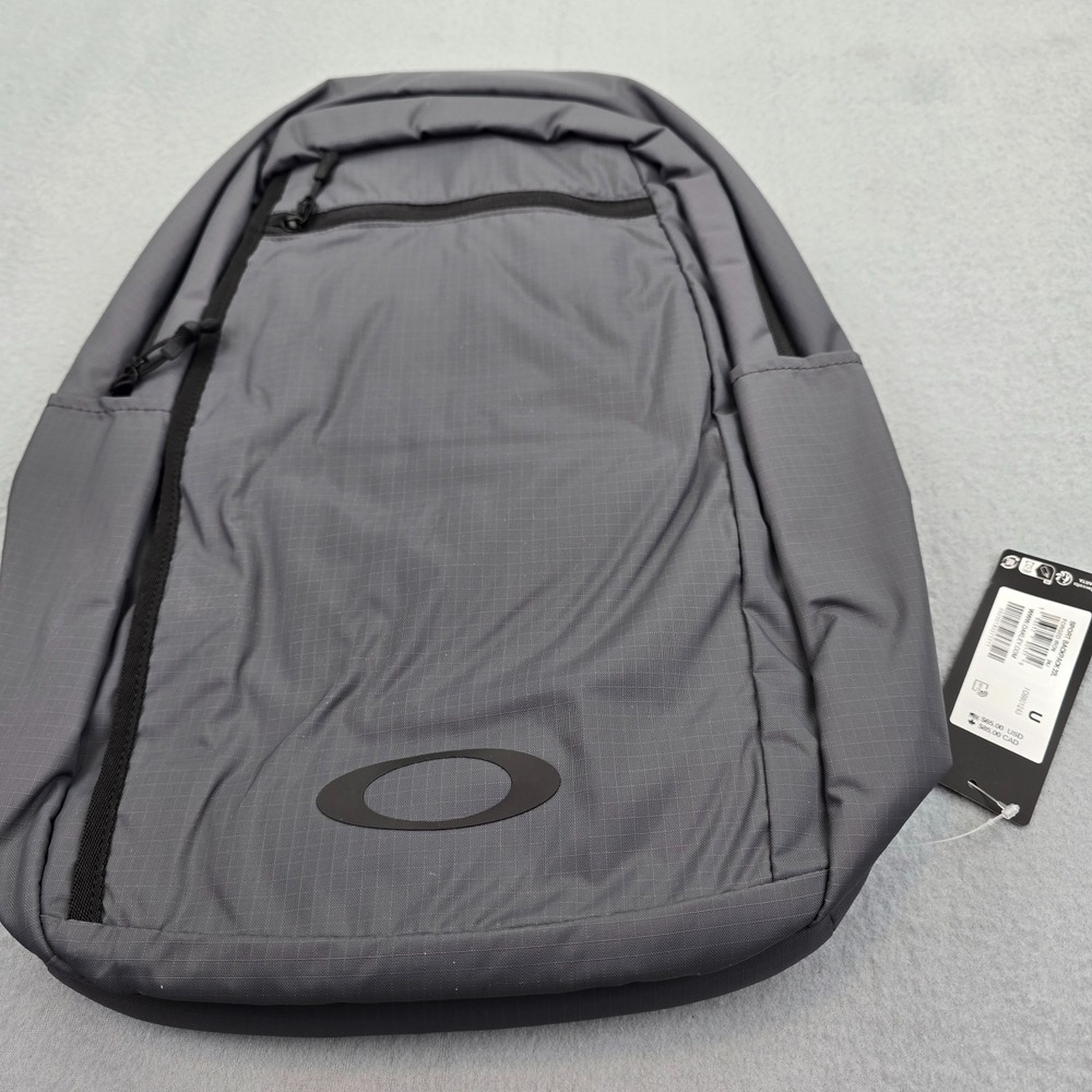 Oakley Sport Backpack 22L Unisex Forged Iron Zipper Water Repellent FOS901243